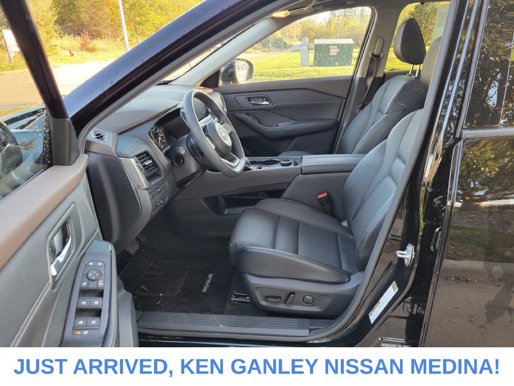 Certified 2023 Nissan Rogue SV w/ SV Premium B Package AWD/4WD image 14
