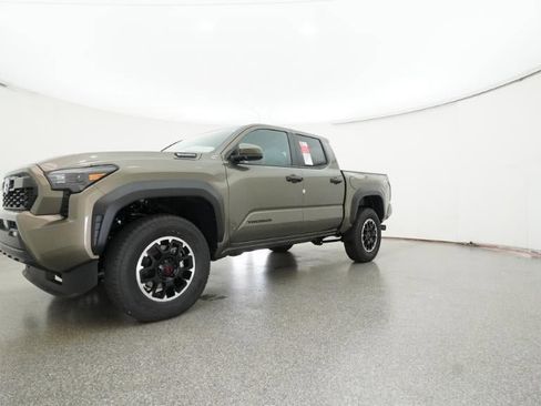 New 2025 Toyota Tacoma TRD Off-Road AWD/4WD image 17