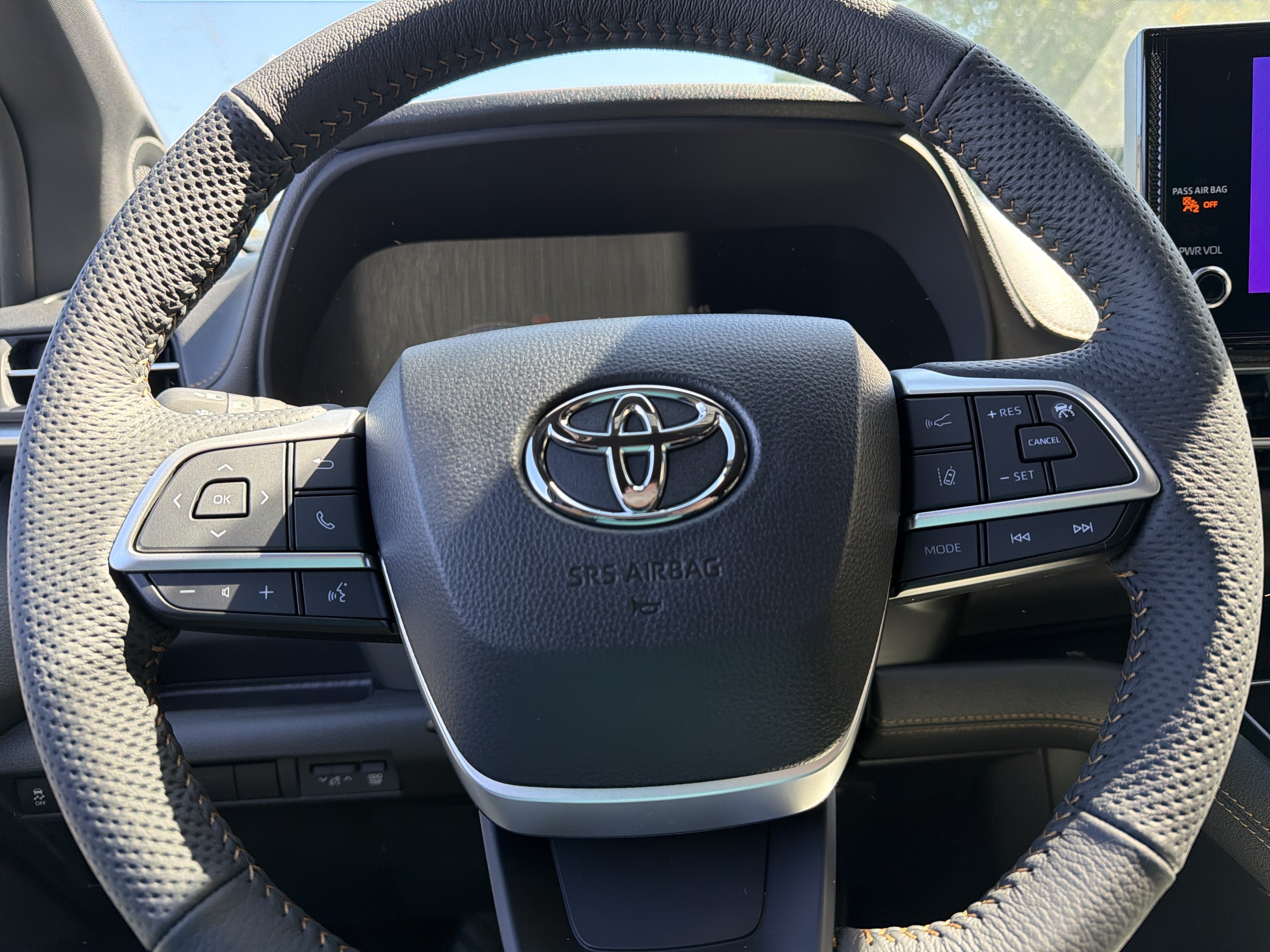 New 2026 Toyota Sienna XLE Woodland Edition AWD/4WD image 14