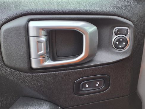 Used 2021 Jeep Wrangler Unlimited Sahara w/ Uconnect 4C Nav & Sound Group image 17