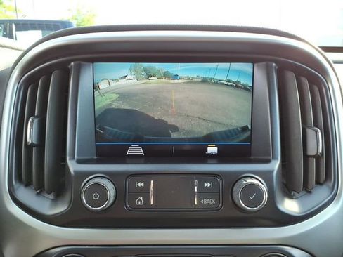 Used 2022 Chevrolet Colorado LT AWD/4WD image 25