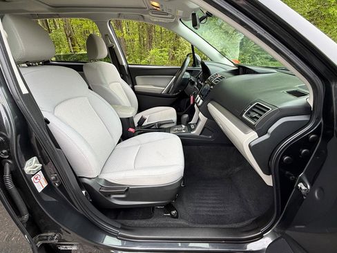 Used 2018 Subaru Forester 2.5i Premium AWD/4WD image 28
