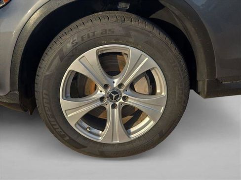 Used 2018 Mercedes-Benz GLC 300 4MATIC image 9