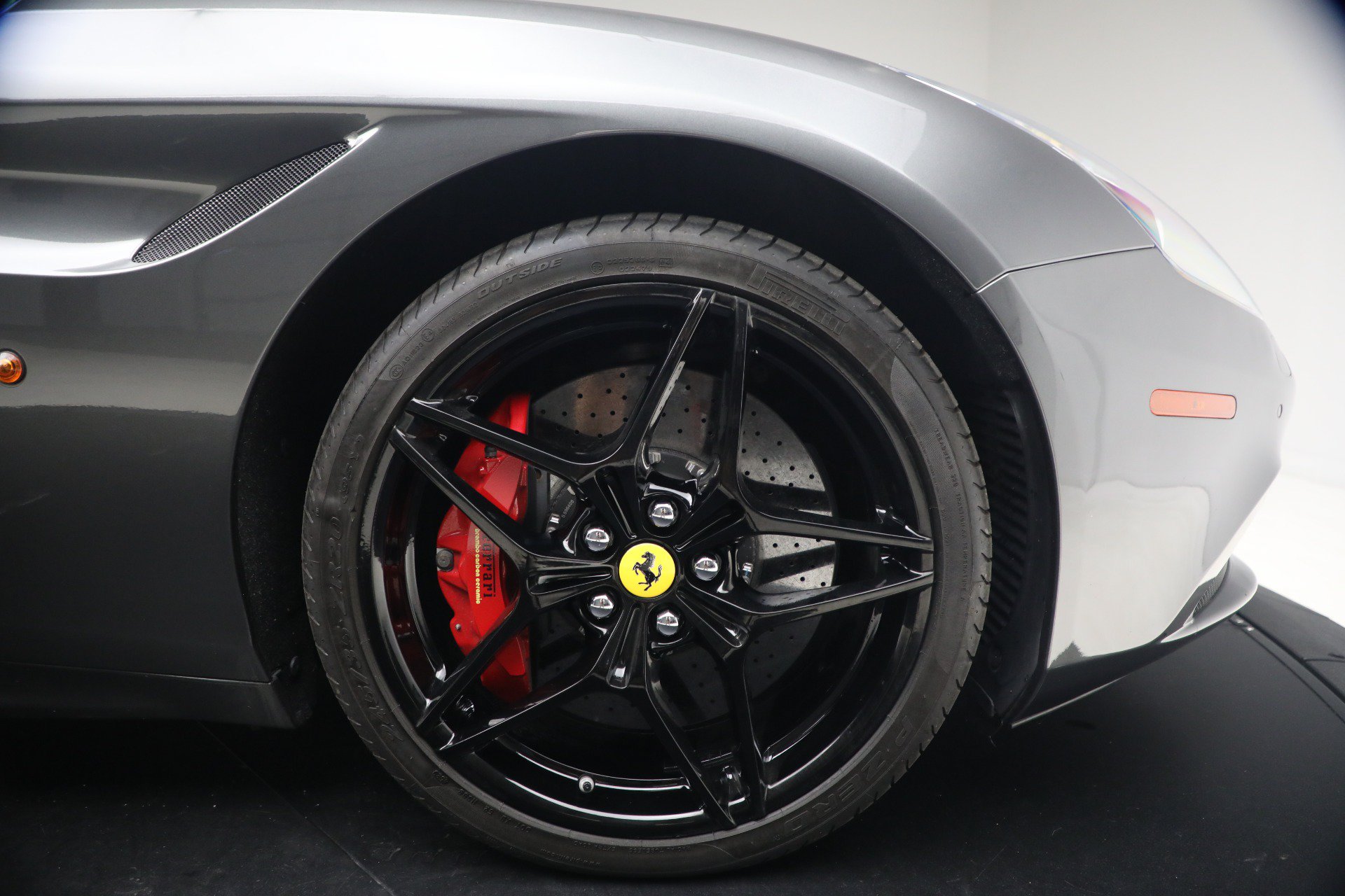 Certified 2015 Ferrari California T RWD image 29
