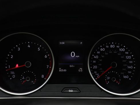 Used 2018 Volkswagen Tiguan SE w/ Panoramic Sunroof Package image 7