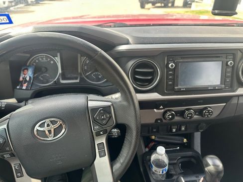 Used 2019 Toyota Tacoma SR5 image 14