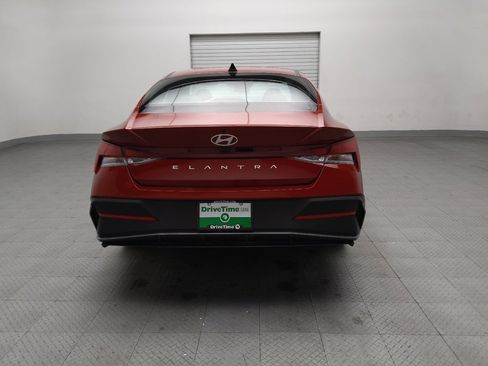 Used 2024 Hyundai Elantra SEL image 7