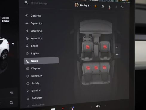 Used 2022 Tesla Model Y Long Range image 34