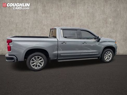 Used 2025 Chevrolet Silverado 1500 High Country w/ Technology Package AWD/4WD image 8