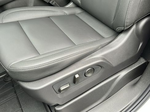 New 2026 Chevrolet Suburban LT w/ Comfort Package image 23