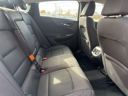 Used 2017 Chevrolet Malibu LT image 21