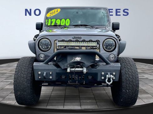 Used 2014 Jeep Wrangler Unlimited Sahara w/ Connectivity Group image 2