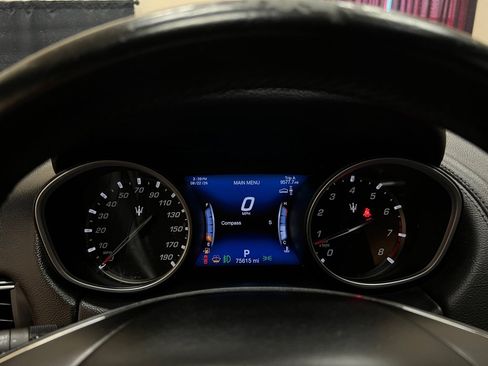 Used 2018 Maserati Levante AWD/4WD image 29
