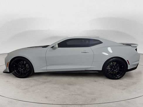 Used 2022 Chevrolet Camaro ZL1 RWD image 8