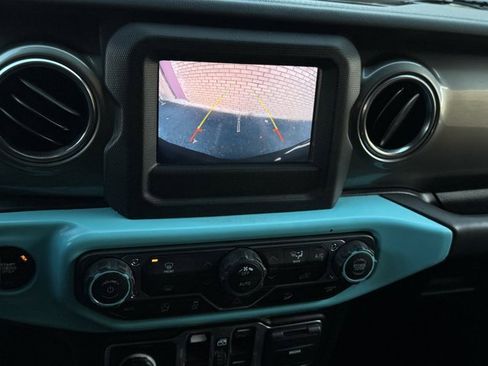 Used 2019 Jeep Wrangler Unlimited Sahara image 27