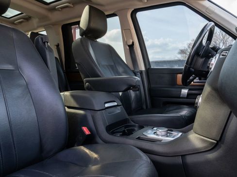 Used 2016 Land Rover LR4 HSE Silver Edition image 24