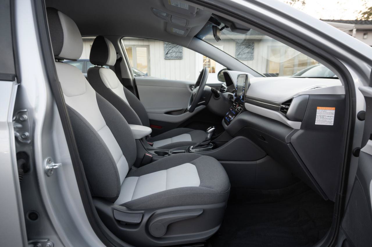 Used 2020 Hyundai Ioniq Blue FWD image 35