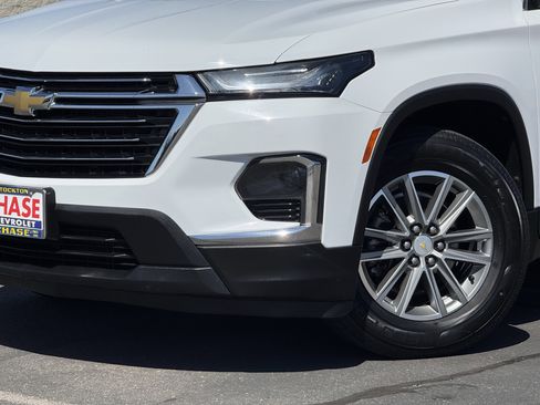 Certified 2023 Chevrolet Traverse LT FWD image 3