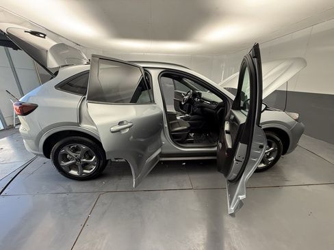 Used 2024 Ford Escape ST-Line image 19