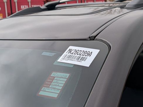 Used 2017 GMC Acadia Limited SLT AWD/4WD image 37