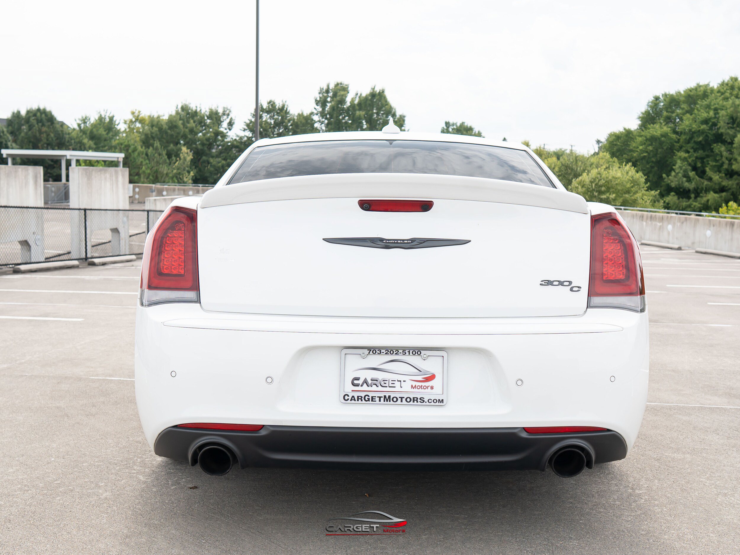 Used 2023 Chrysler 300 C RWD image 3