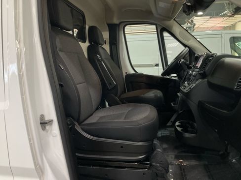 Used 2025 RAM ProMaster 2500 w/ Safety Group FWD image 19