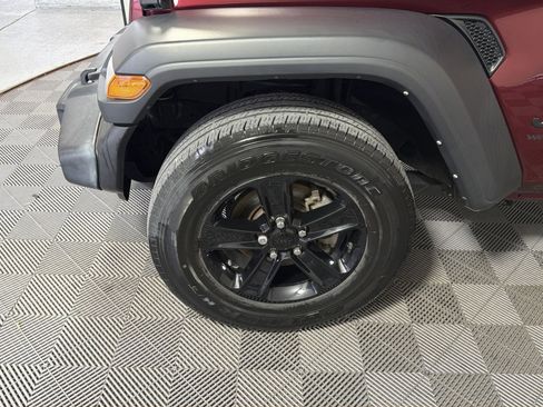 Used 2021 Jeep Wrangler Unlimited Sport image 12