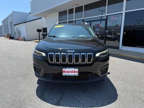 Used 2021 Jeep Cherokee Latitude AWD/4WD image 16