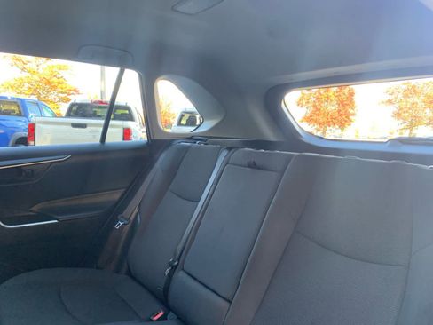 Used 2022 Toyota RAV4 LE image 32
