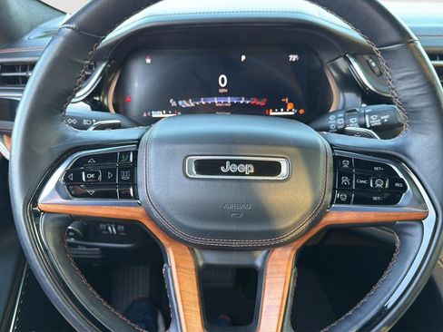 Used 2022 Jeep Grand Cherokee L Summit AWD/4WD image 17