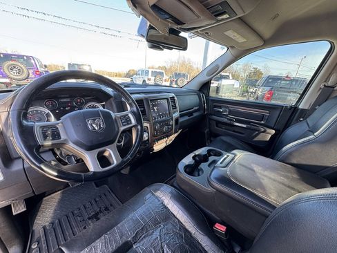 Used 2018 RAM 1500 Laramie image 17