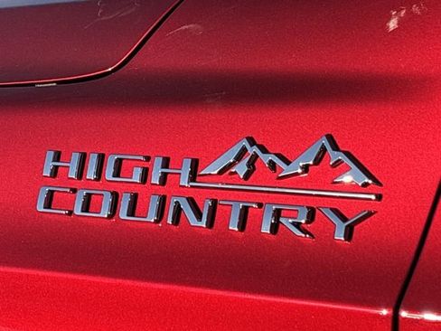 New 2026 Chevrolet Suburban High Country RWD image 11