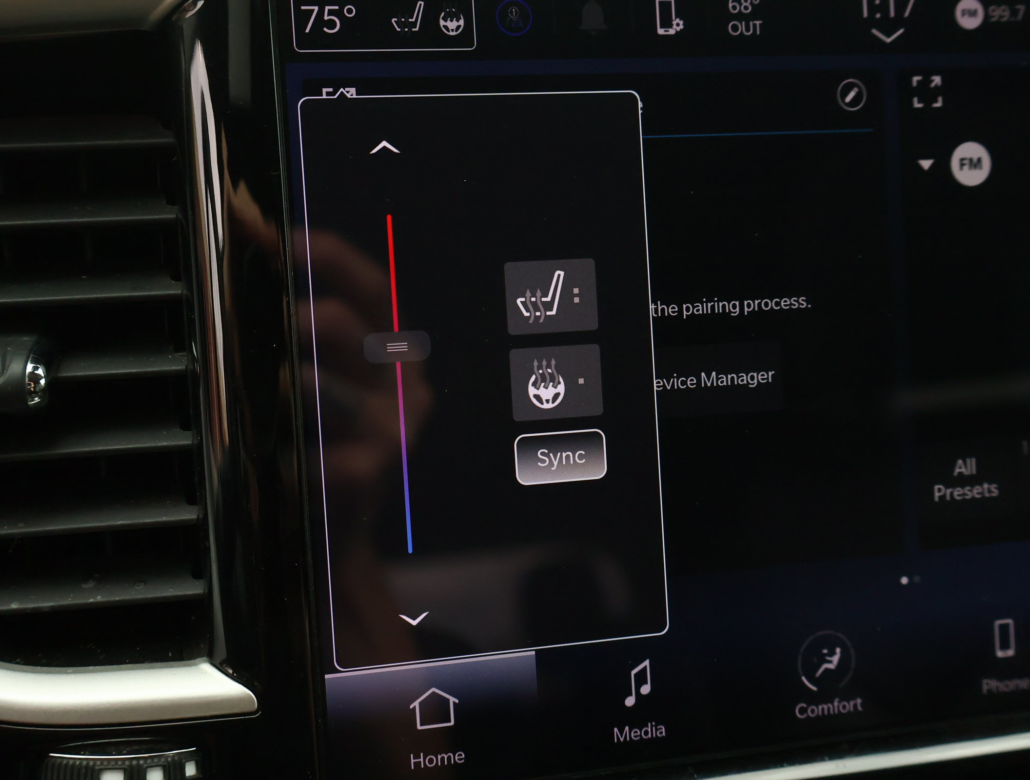 Used 2024 Chrysler Pacifica Touring-L FWD image 6