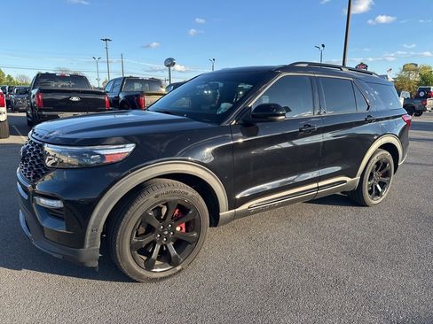 Used 2020 Ford Explorer ST w/ ST Street Pack image 2