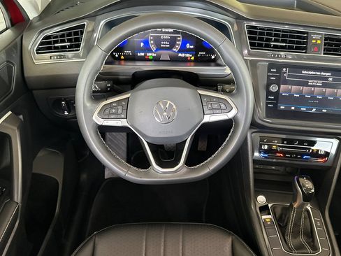 Used 2023 Volkswagen Tiguan SE FWD image 14