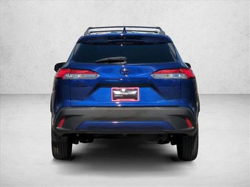 Used 2025 Toyota Corolla Cross LE w/ Moonroof Package image 7
