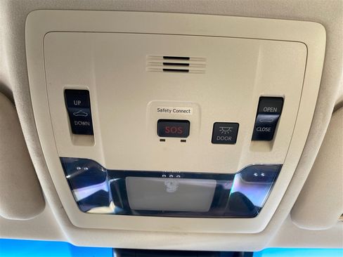 Used 2016 Lexus ES 350 w/ Luxury Package w/Wood Trim image 26