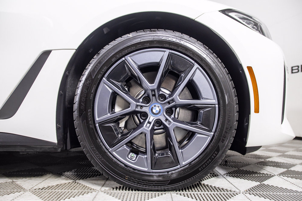 Used 2023 BMW i4 eDrive35 w/ Premium Package RWD image 39