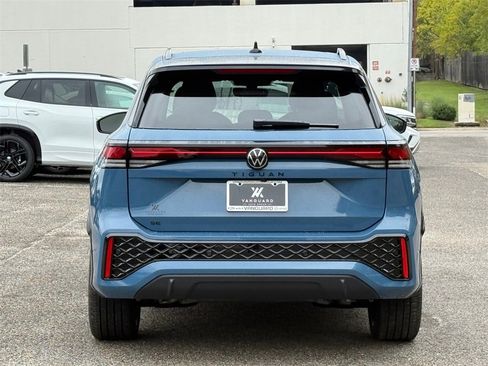 New 2026 Volkswagen Tiguan SE R-Line image 8