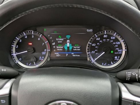 Used 2024 Toyota Highlander LE AWD/4WD image 27