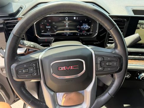 Used 2022 GMC Sierra 1500 Elevation AWD/4WD image 18
