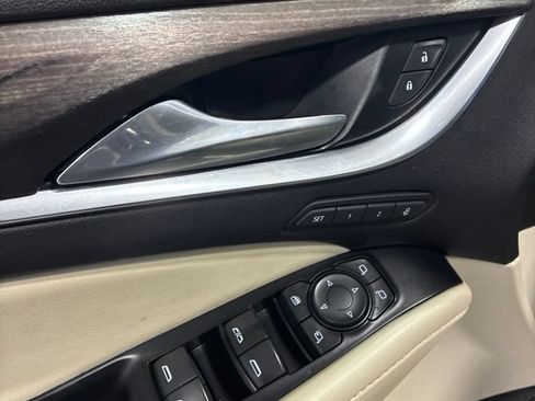 Used 2023 Buick Enclave Avenir w/ Avenir Technology Package FWD image 19