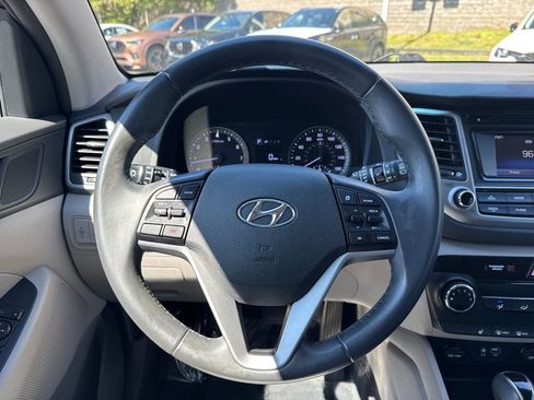 Used 2017 Hyundai Tucson Sport image 14