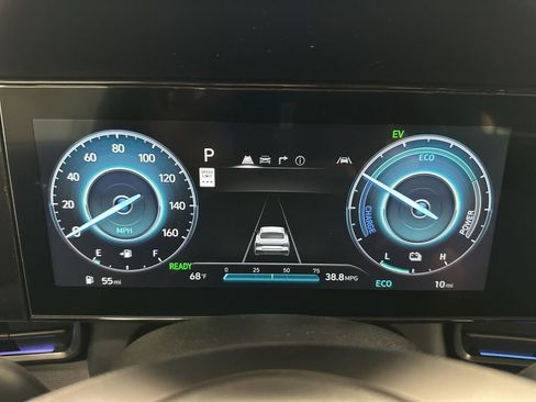 Used 2025 Hyundai Elantra SEL image 9