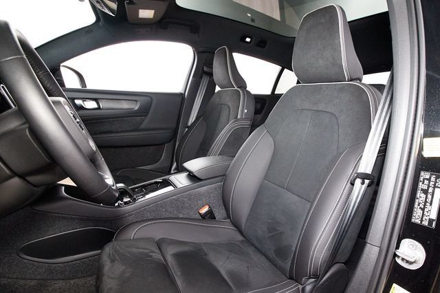 Used 2024 Volvo C40 P8 Recharge Plus w/ Climate Package AWD/4WD image 17
