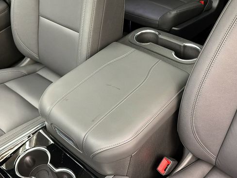 Used 2025 Chevrolet Tahoe Z71 w/ Comfort Package image 27