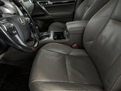 Used 2018 Lexus GX 460 image 18