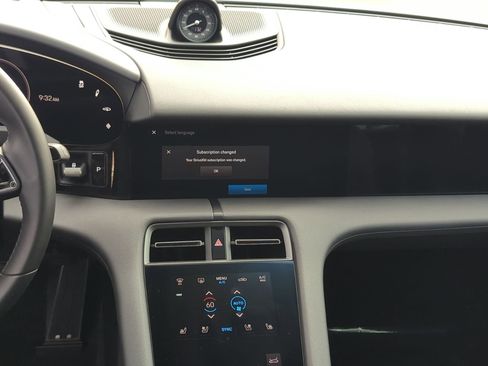 Used 2025 Porsche Taycan image 30