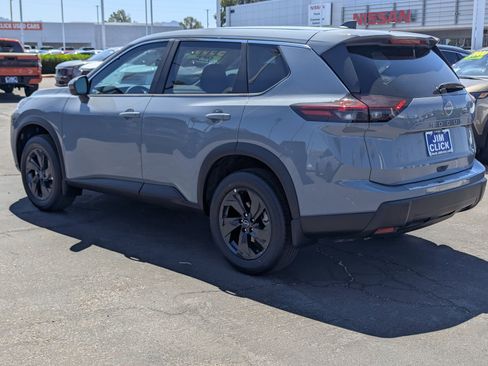 New 2026 Nissan Rogue SV FWD image 4