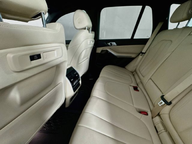 Used 2019 BMW X5 xDrive40i w/ Premium Package 2 AWD/4WD image 22